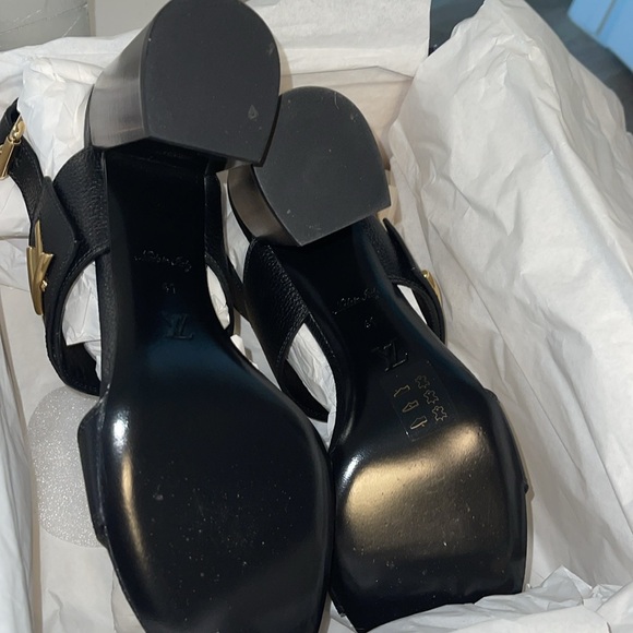 Louis Vuitton gorgeous Horizon Sandal noir goldtone hardware just incredible - Picture 13 of 14